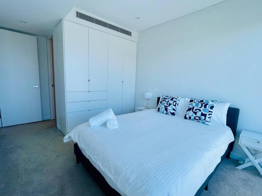 Apartment Spr Service Chatswood 2 Bedrooms 3 Beds Sydney